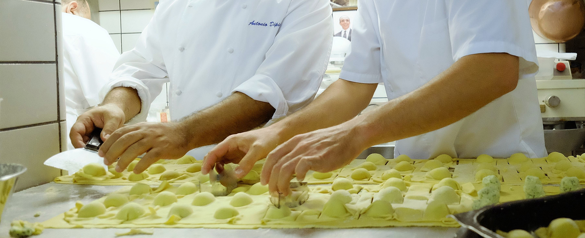 Anthea Bari Lavora Con Noi Lavora con noi - Ristorante La Caravella