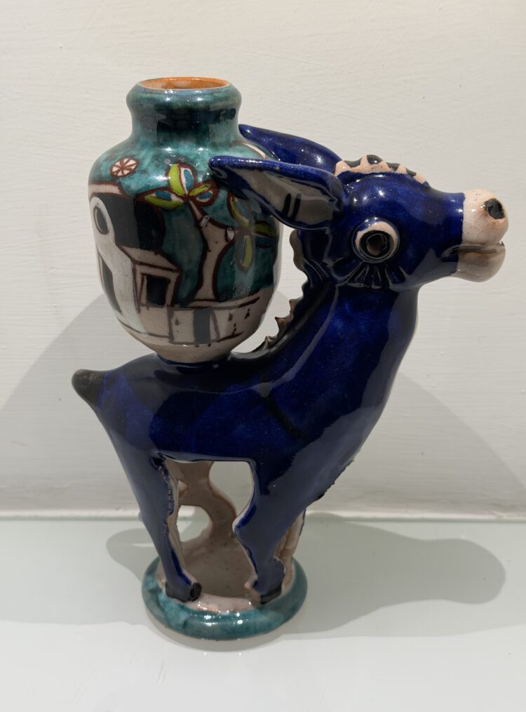 Ciuccio con vasetto di Lucio Liguori BLU