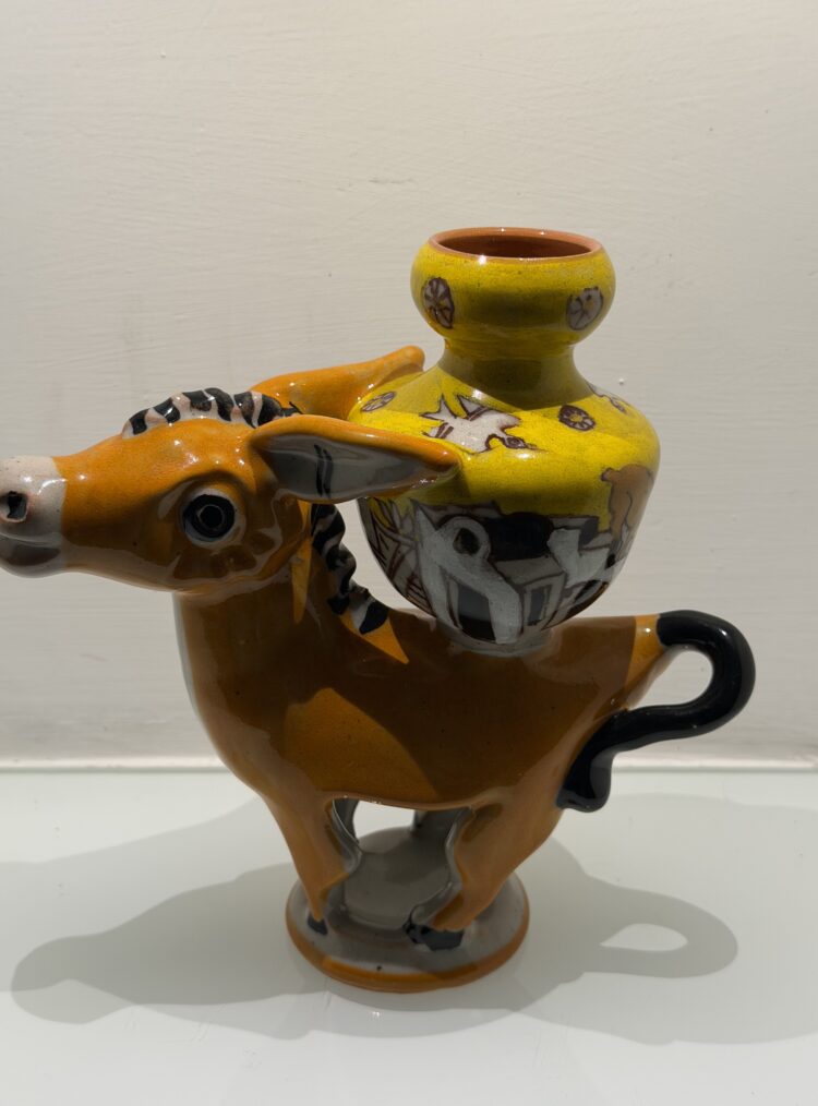 Ciuccio con vasetto di Lucio Liguori ARANCIO