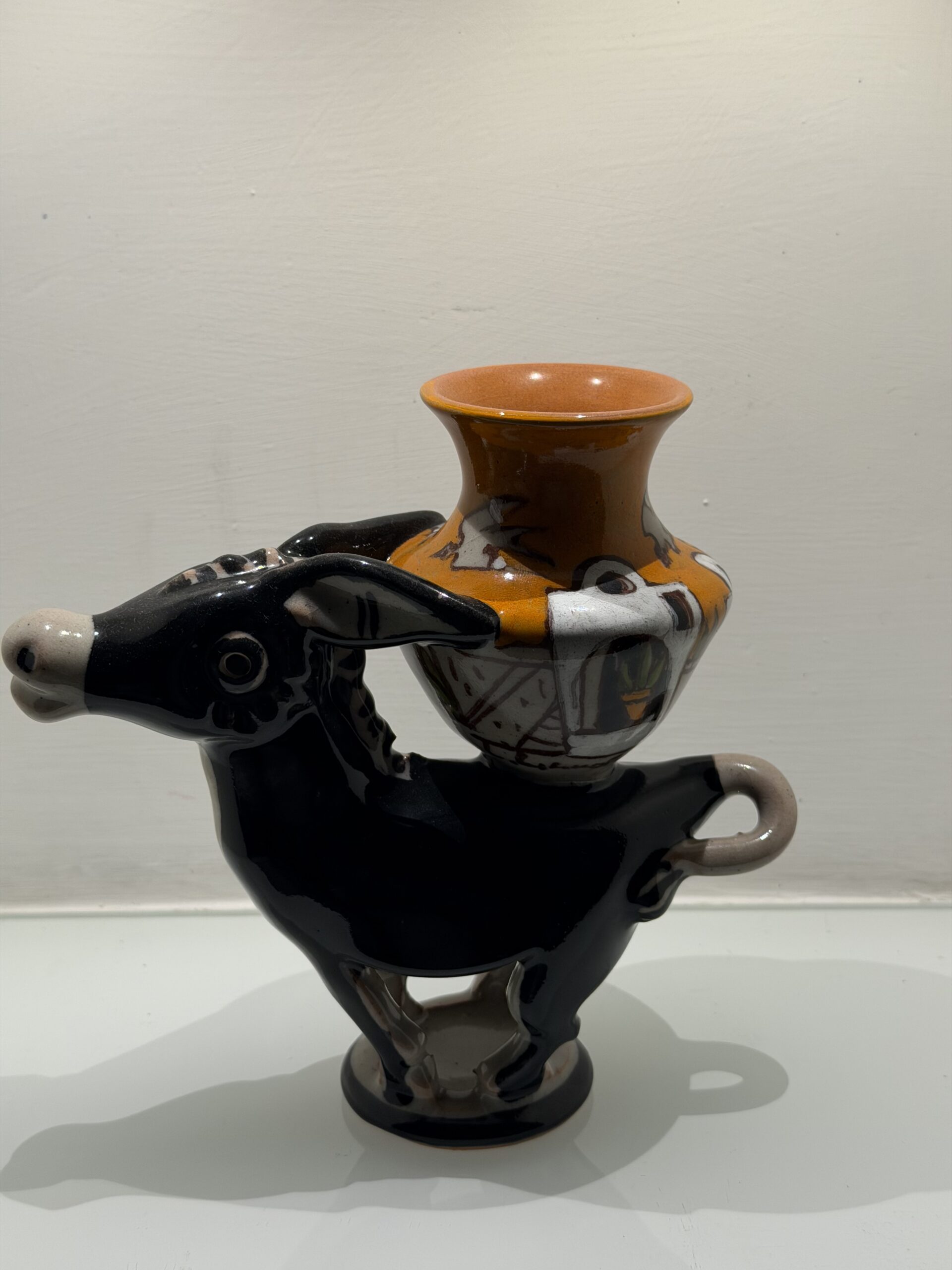 Ciuccio con vasetto di Lucio Liguori NERO